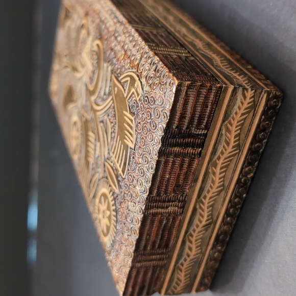 VGT,Beautiful Intricately Carved Wooden Jewelry /Trinket Box. - Picture 5 of 14